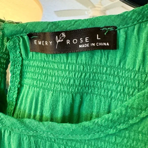 GREEN RUFFLE HEM DRESS 👗💚 - Picture 4 of 5